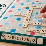 Mydełko nie ma wartości punktowej — i właśnie dlatego jest bezcenne. Kompletna strategia gry blankami: od siódemek po końcówki partii.