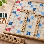 W Scrabble nie gra się przeciwko literom, tylko o terytorium. Ten poradnik uczy myślenia o planszy: premie, linie otwarcia i sztuka blokowania.