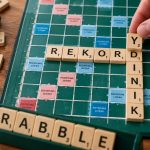 Rekordy Scrabble w Polsce: 769 punktów w pełnej partii, słowo za 347 punktów, rekordowe otwarcie i 2819 punktów solo. Sprawdź oficjalne wyniki i nazwiska rekordzistów PFS.