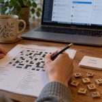 Multitasking to mit: sprawdzamy, jak dzielona uwaga i przełączanie zadań wpływają na koncentrację, pamięć, tempo pracy, liczbę błędów oraz skuteczność nauki i wykonywania złożonych zadań na co dzień.