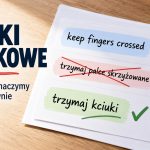 Kalki językowe powstają, gdy obce słowa i konstrukcje tłumaczymy zbyt dosłownie. Sprawdź przykłady z angielskiego, różnice wobec zapożyczeń i sposoby na naturalną polszczyznę w redakcji każdego dnia.