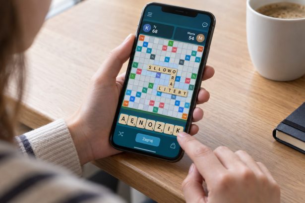 iteraki na telefonie to polska gra słowna online i offline. Poznaj zasady, tryby 3–60 minut, SJP i OSPS, premie, ranking, funkcje mobilne oraz wymagania aplikacji na Androida i iOS w 2026.