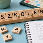 Tydzień treningu bingo w Scrabble: 7 konkretnych sesji na anagramy, siódemki, blanki, szybkość i zarządzanie stojakiem. Plan dzień po dniu.